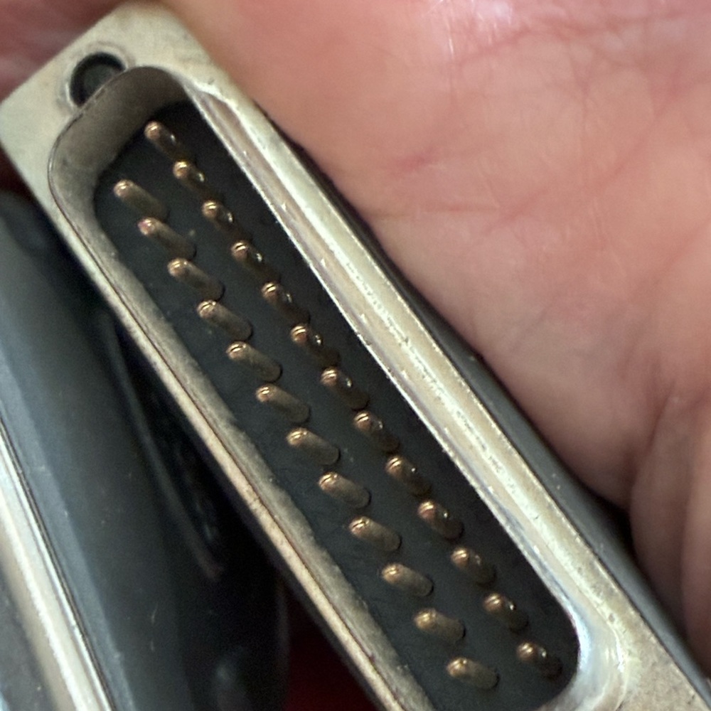 High-Quality Computer Cable with Connectors - Picture 2 of 4